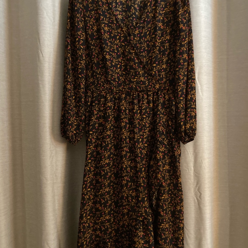 Old Navy Floral knee length dress